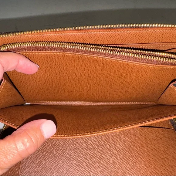 Louis Vuitton Brown and Gold Monogram Zip Wallet - Picture 2 of 16
